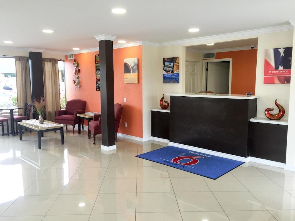 Motel 6-Winnie, Tx Екстер'єр фото