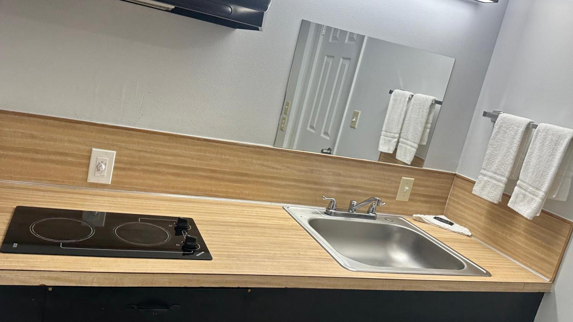 Motel 6-Winnie, Tx Екстер'єр фото