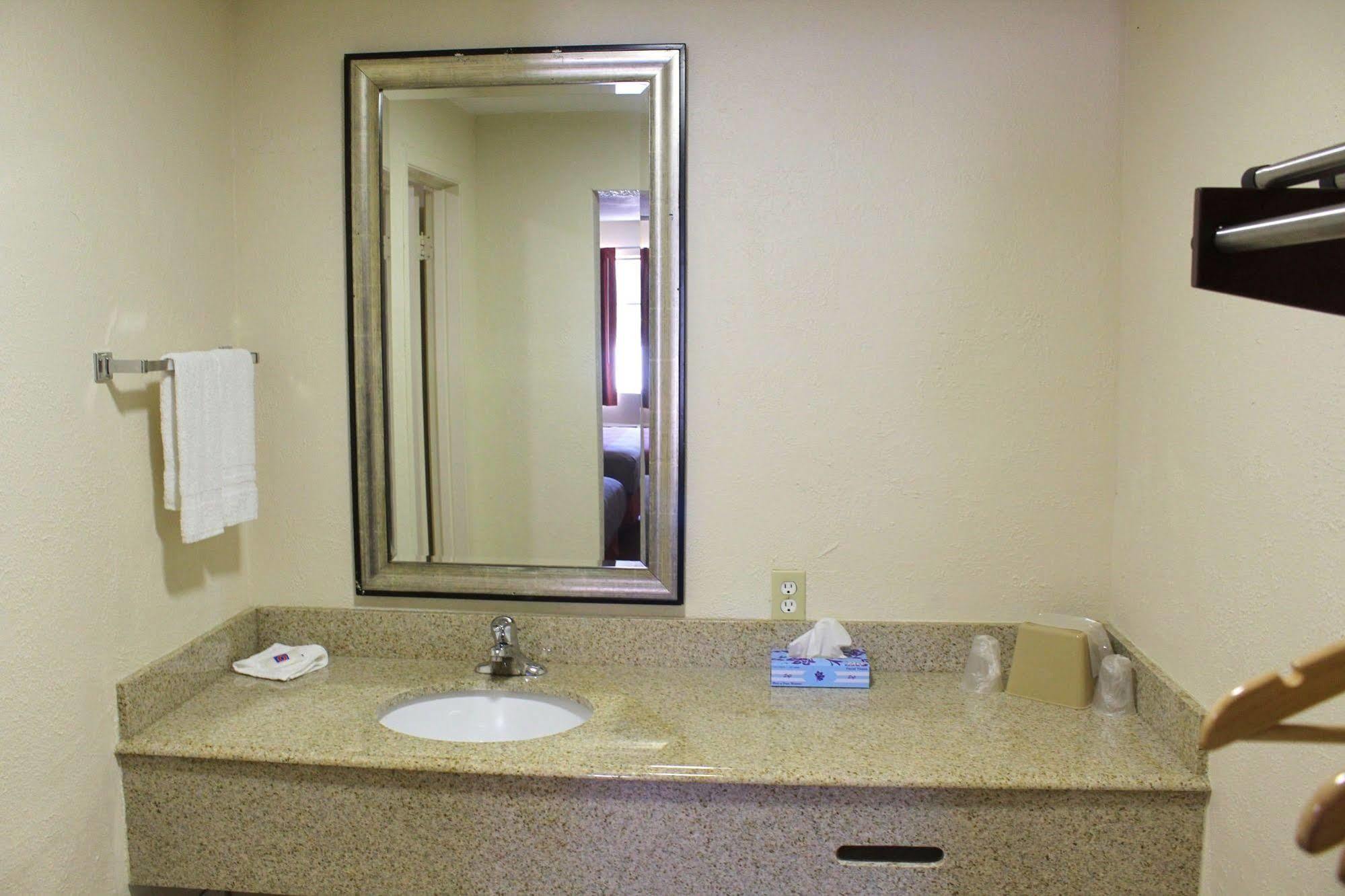 Motel 6-Winnie, Tx Екстер'єр фото