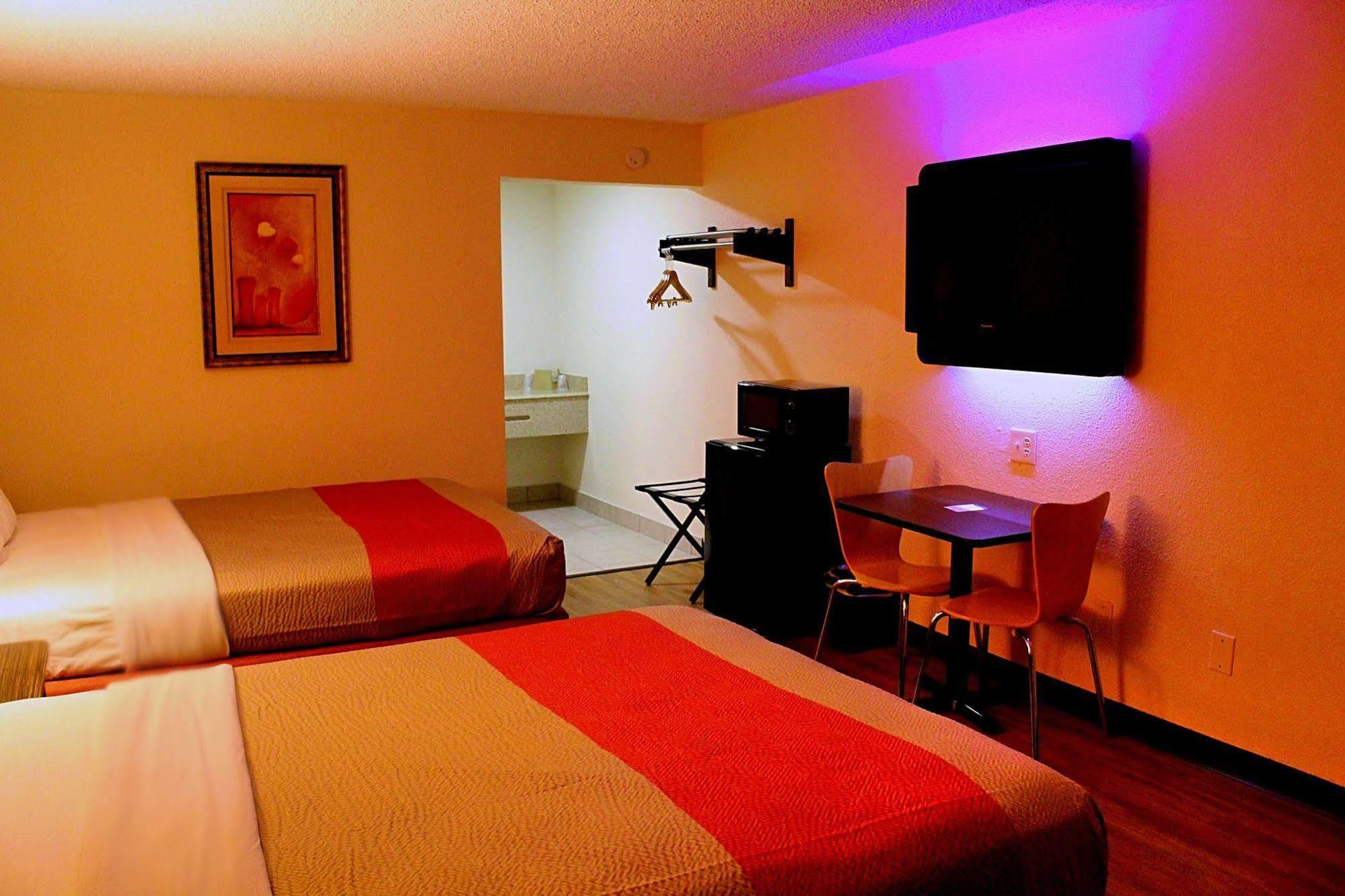 Motel 6-Winnie, Tx Екстер'єр фото