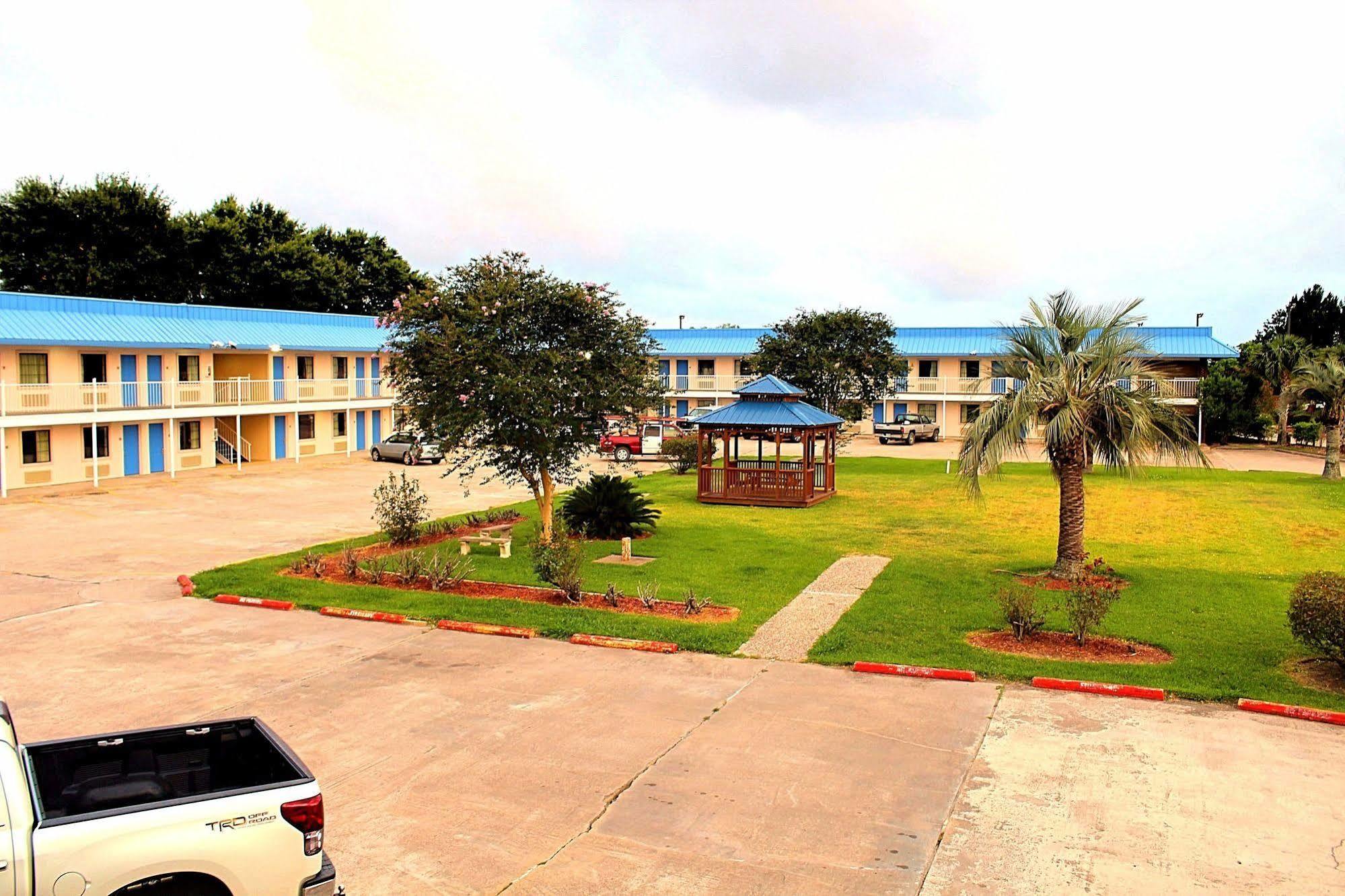 Motel 6-Winnie, Tx Екстер'єр фото