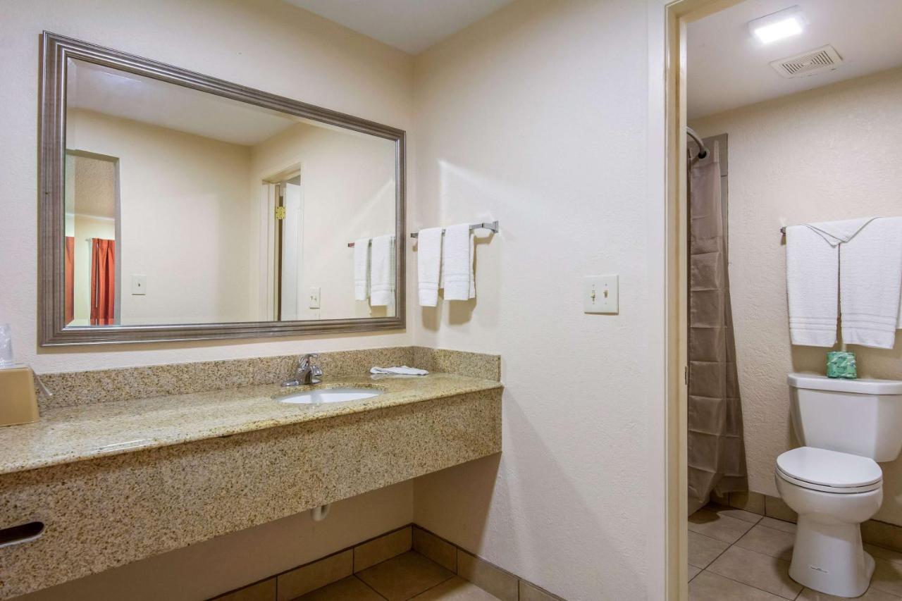 Motel 6-Winnie, Tx Екстер'єр фото