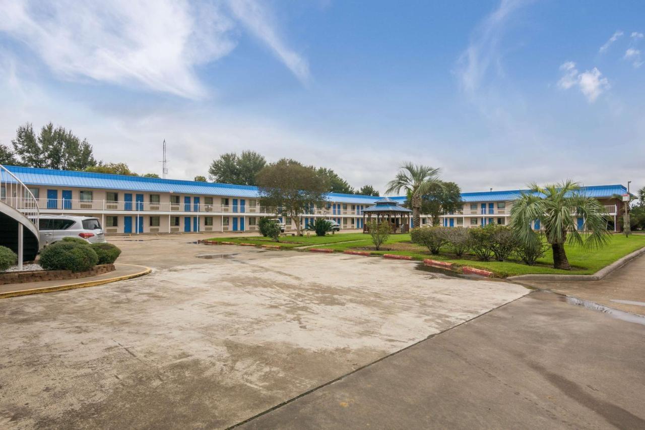 Motel 6-Winnie, Tx Екстер'єр фото