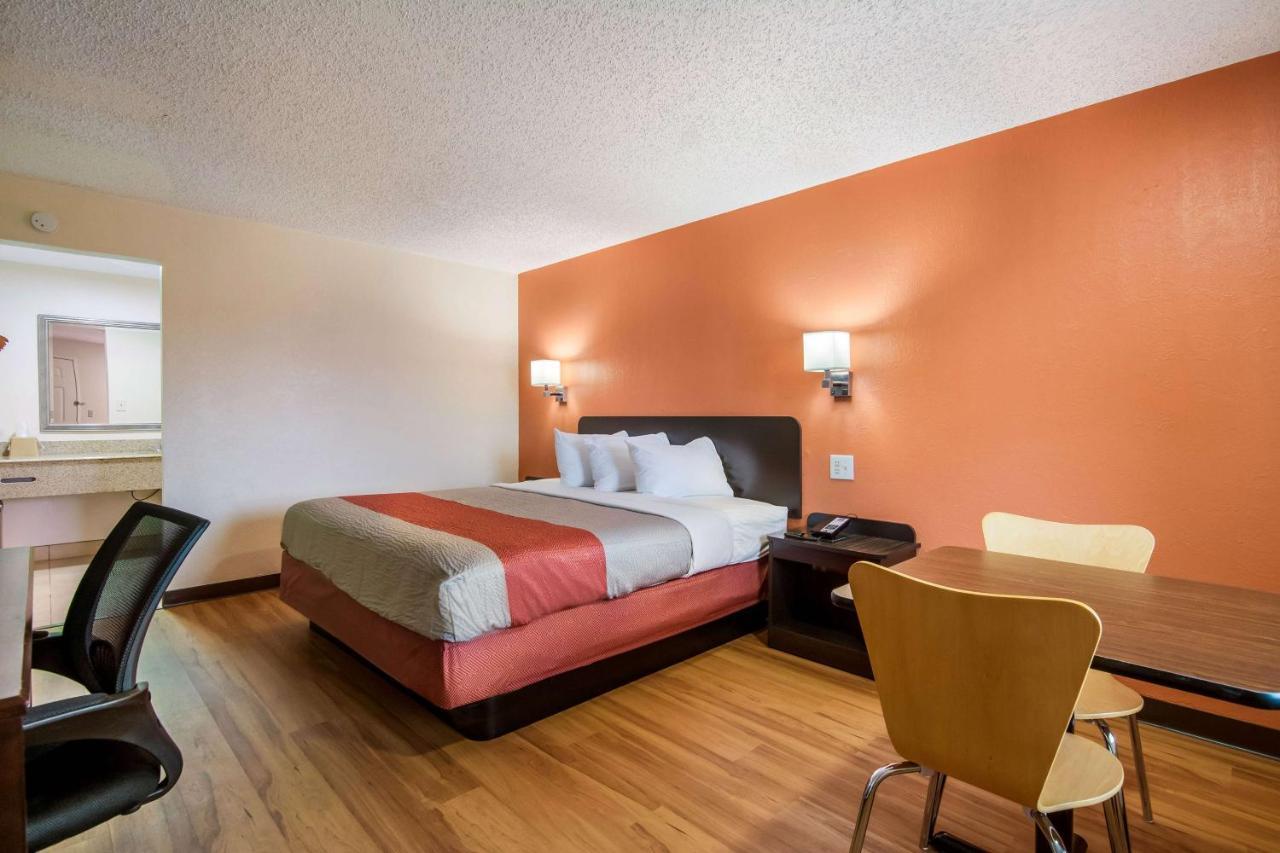 Motel 6-Winnie, Tx Екстер'єр фото
