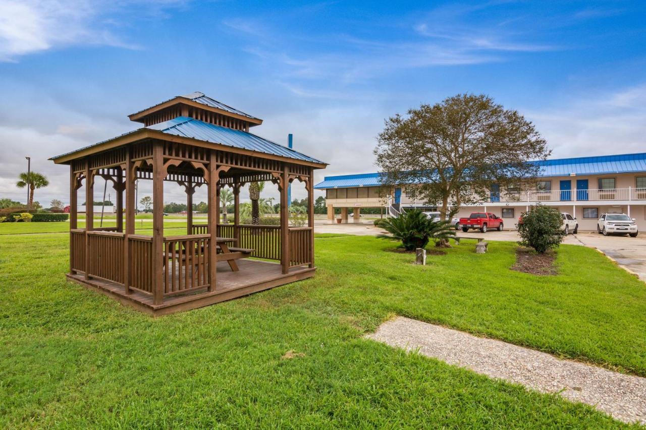 Motel 6-Winnie, Tx Екстер'єр фото