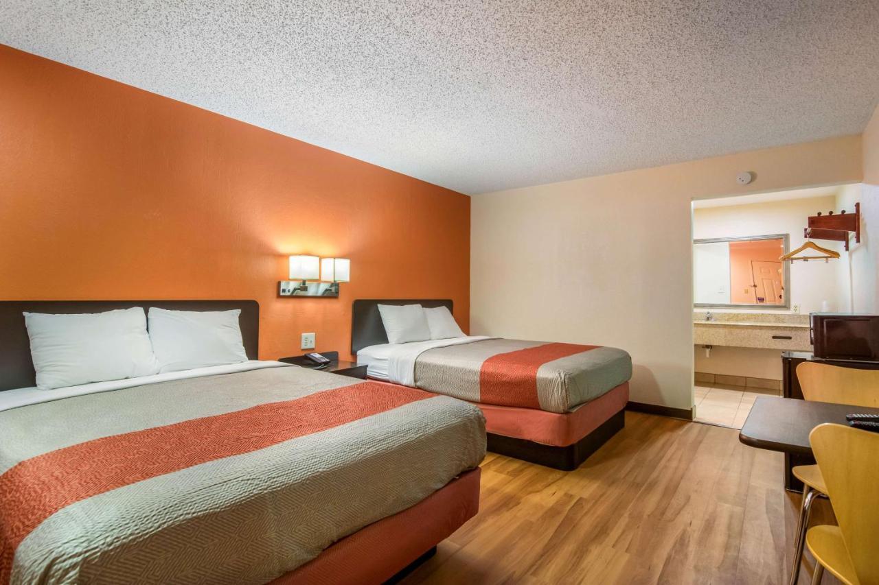 Motel 6-Winnie, Tx Екстер'єр фото